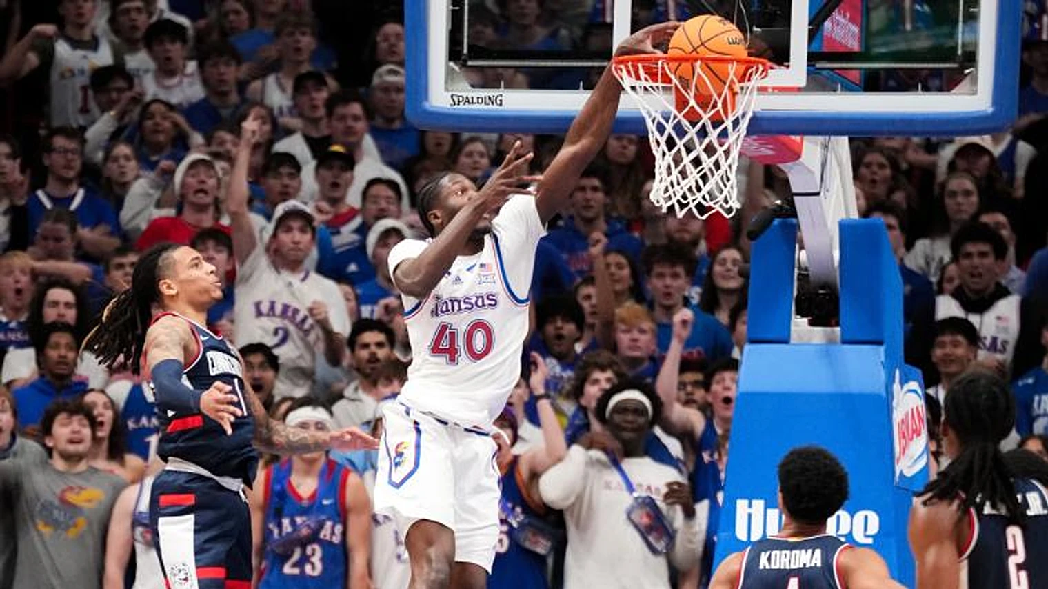 Louisville Cardinals target transfer commitments from Kansas, Oregon stars