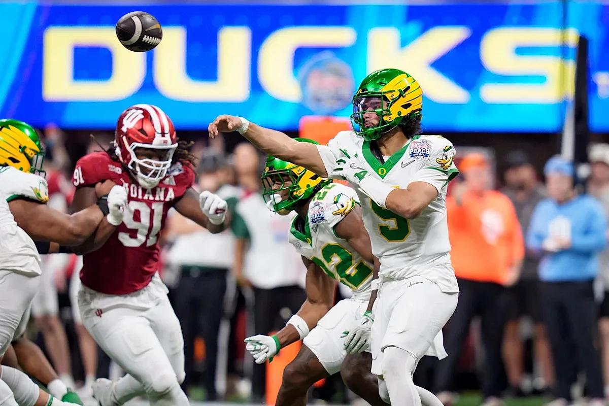 Oregon QB coach reveals ice cream-based test he presents to recruits
