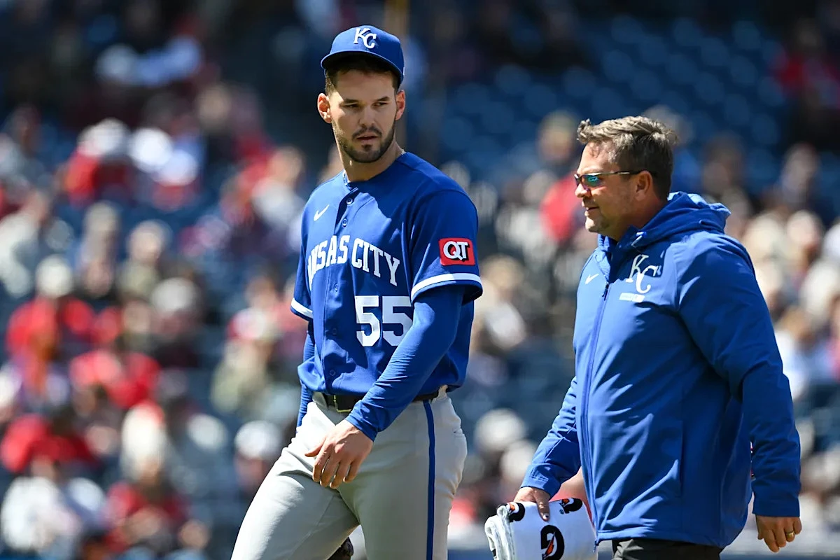 The Royals lose 2-10 on a tough day in Cleveland