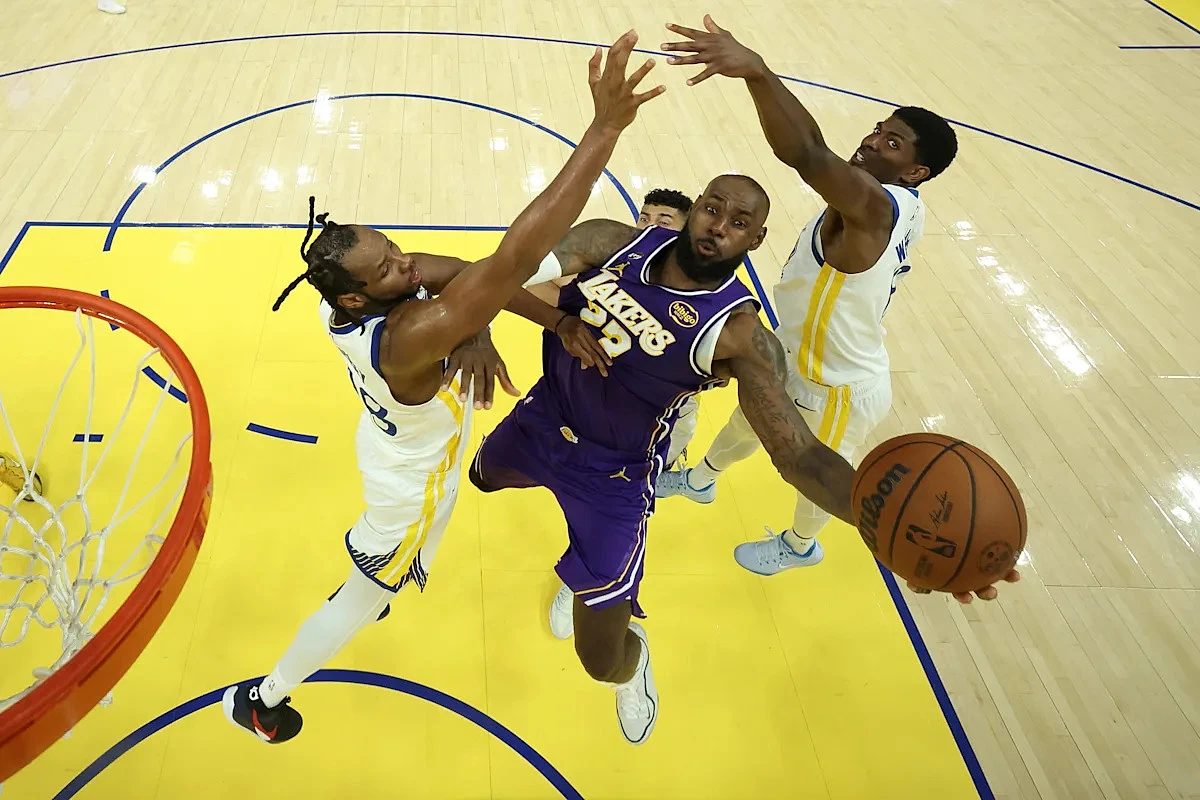 Lakers player grades: L.A. ends losing streak thanks to LeBron James