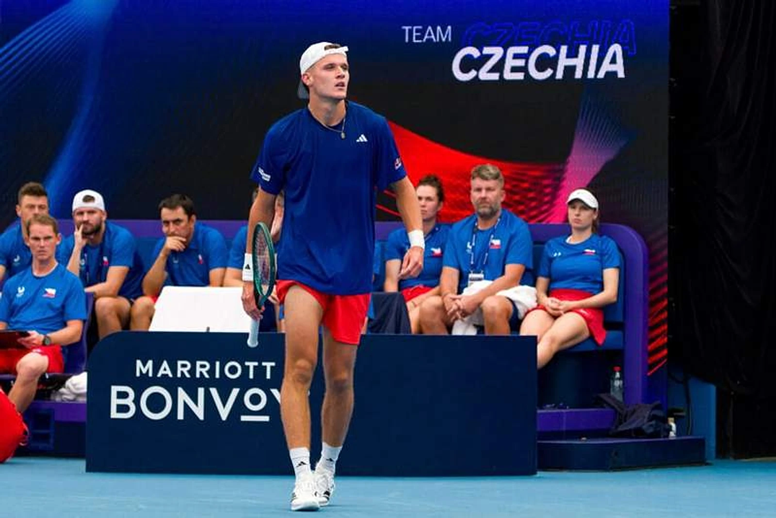 Another twist: Injury forces Jakub Mensik to withdraw from ATP event