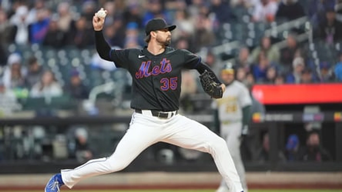 Mets' Clay Holmes exits Friday's game vs. Athletics with apparent injury
