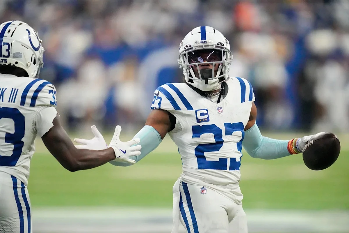 Salary cap impact of Colts trading Kenny Moore