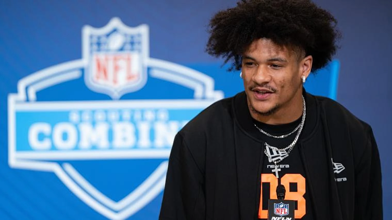 Patriots Predicted To Pull Off Big Draft Trade For 6-Foot-4 Wideout