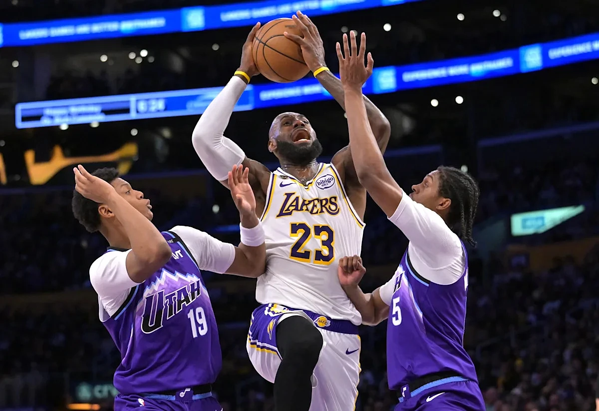 LeBron James scores 18 in 1st half, Lakers tune up for playoffs with 131-107 win over Jazz