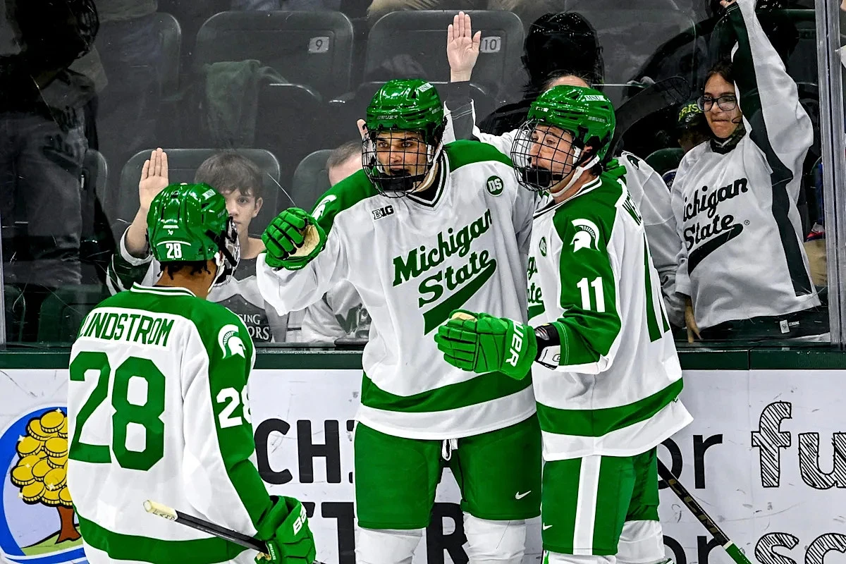 Michigan State hockey forward transfers to Ohio school
