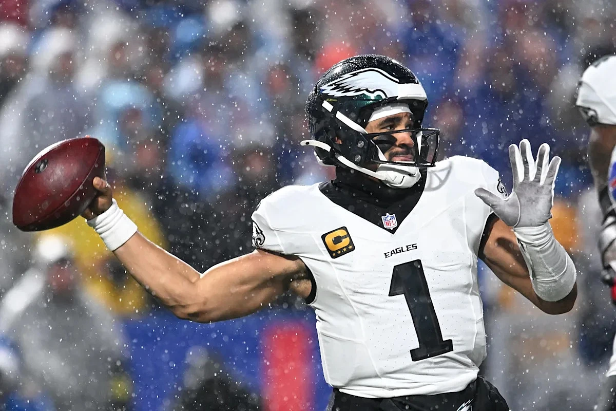 Eagles make wordmark change to uniforms for 2026 season