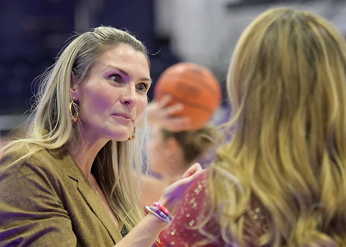 How much will Maureen Magarity make as Vermont women's basketball coach?