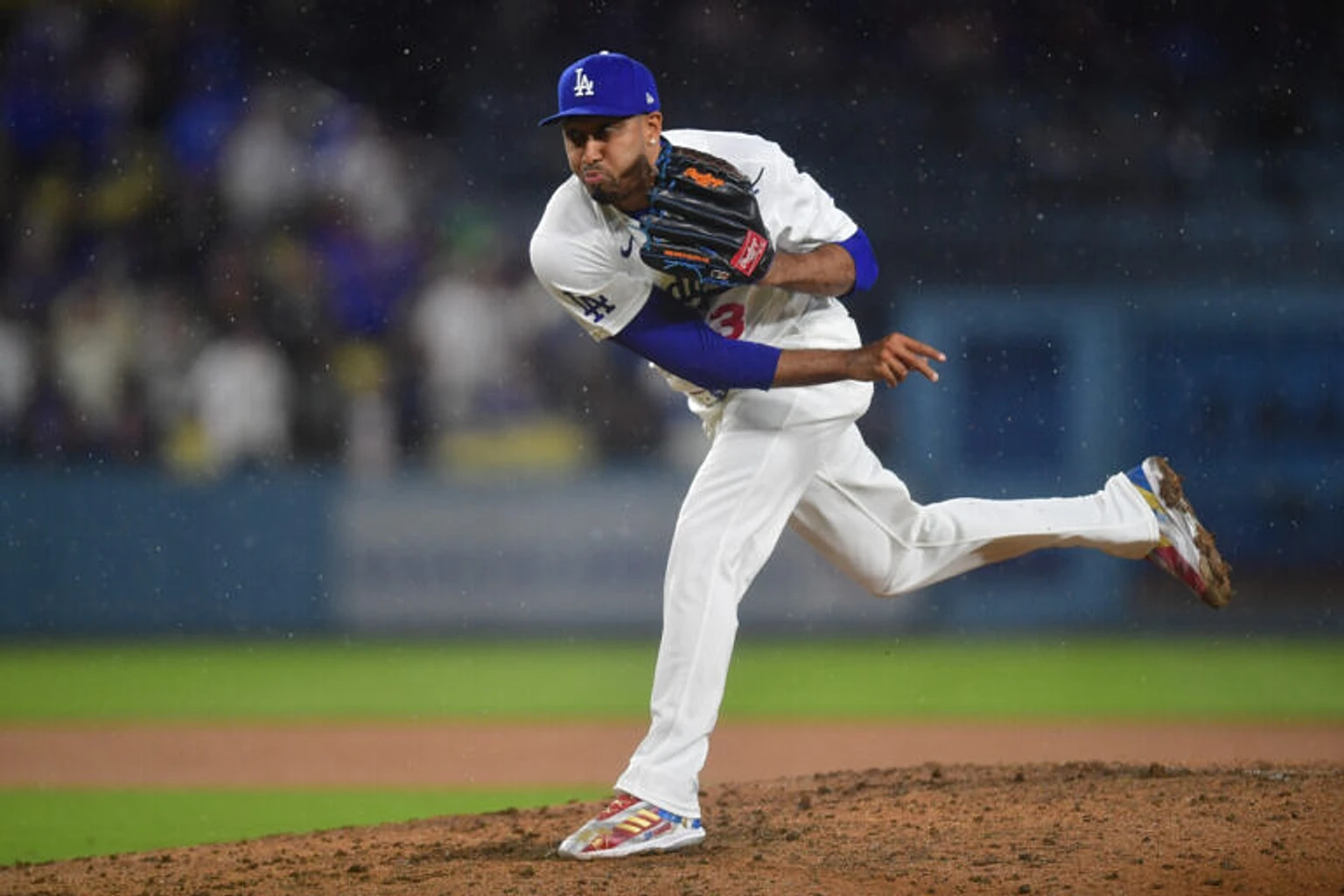 Dodgers’ Edwin Diaz Likely to Pitch Against Mets After Injury Concerns