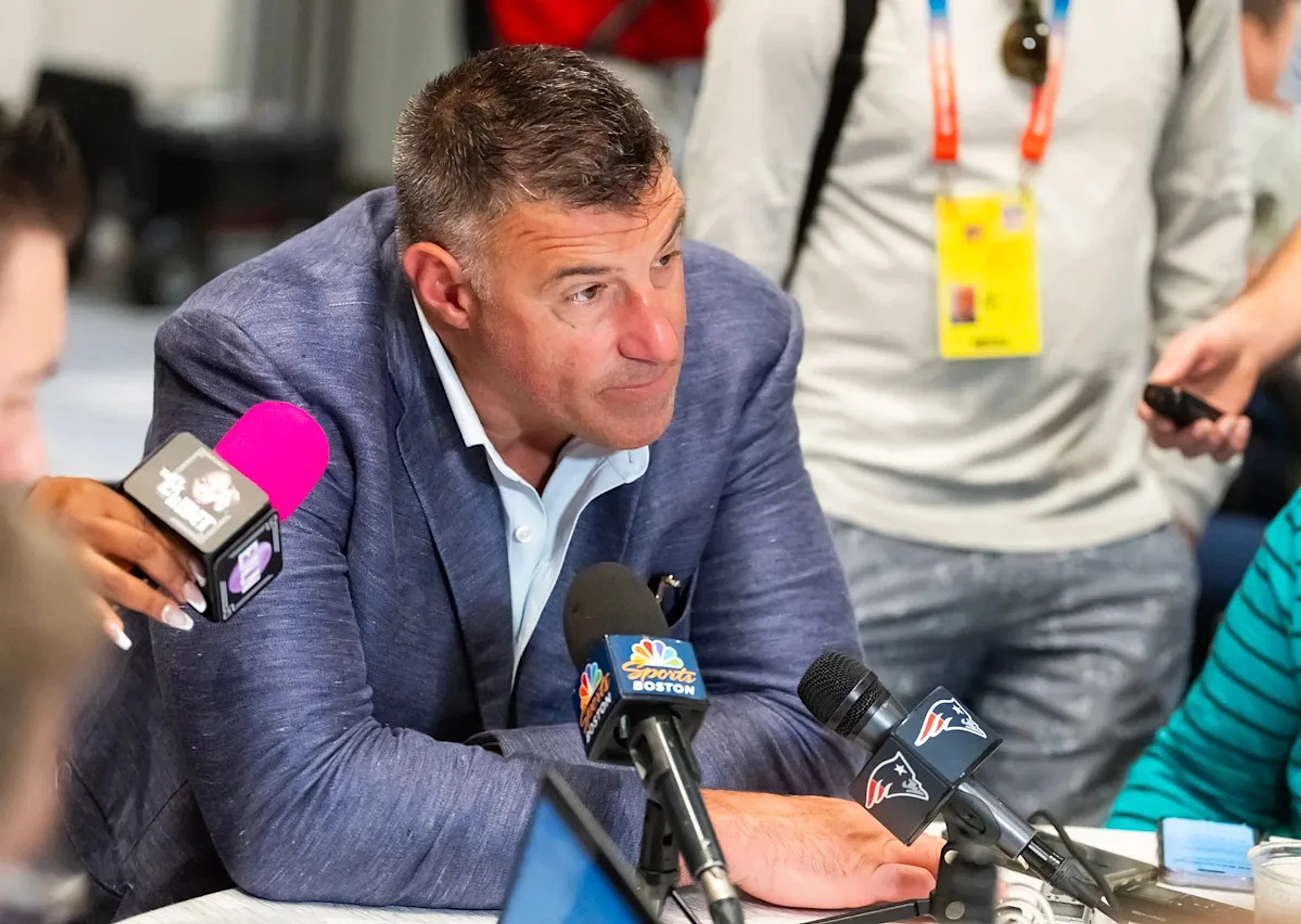Will the Patriots suspend Mike Vrabel if relationship rumors are true?