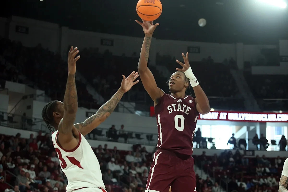 Alabama reportedly lands commitment from SEC transfer forward