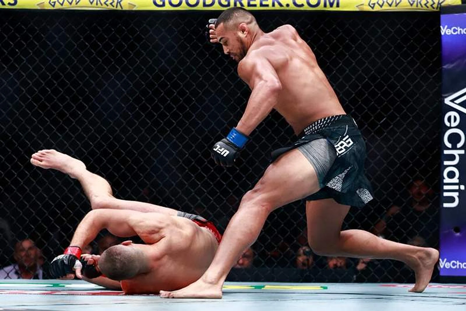 Alex Pereira on Jiri Prochazka’s defeat at UFC 327: ‘That Samurai vibe got in his way’