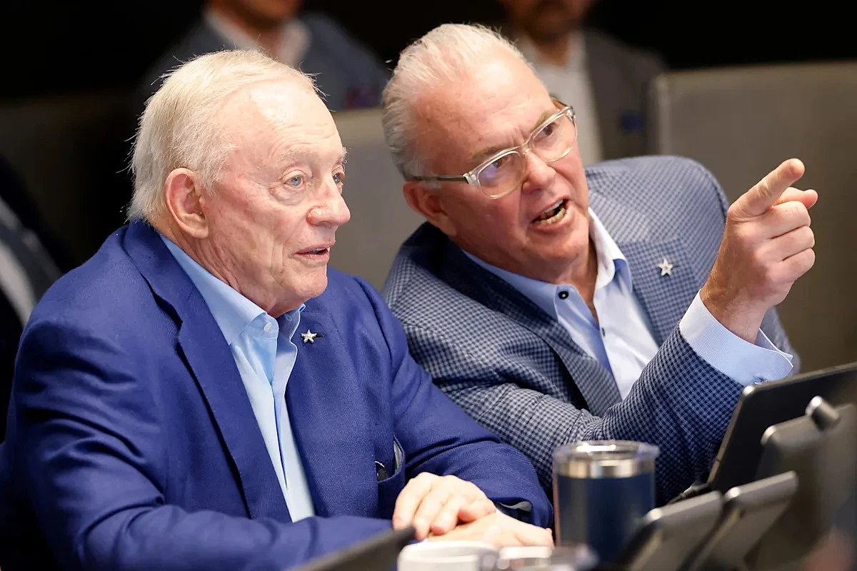 Cowboys trade down and accumulate 11 players in mock draft
