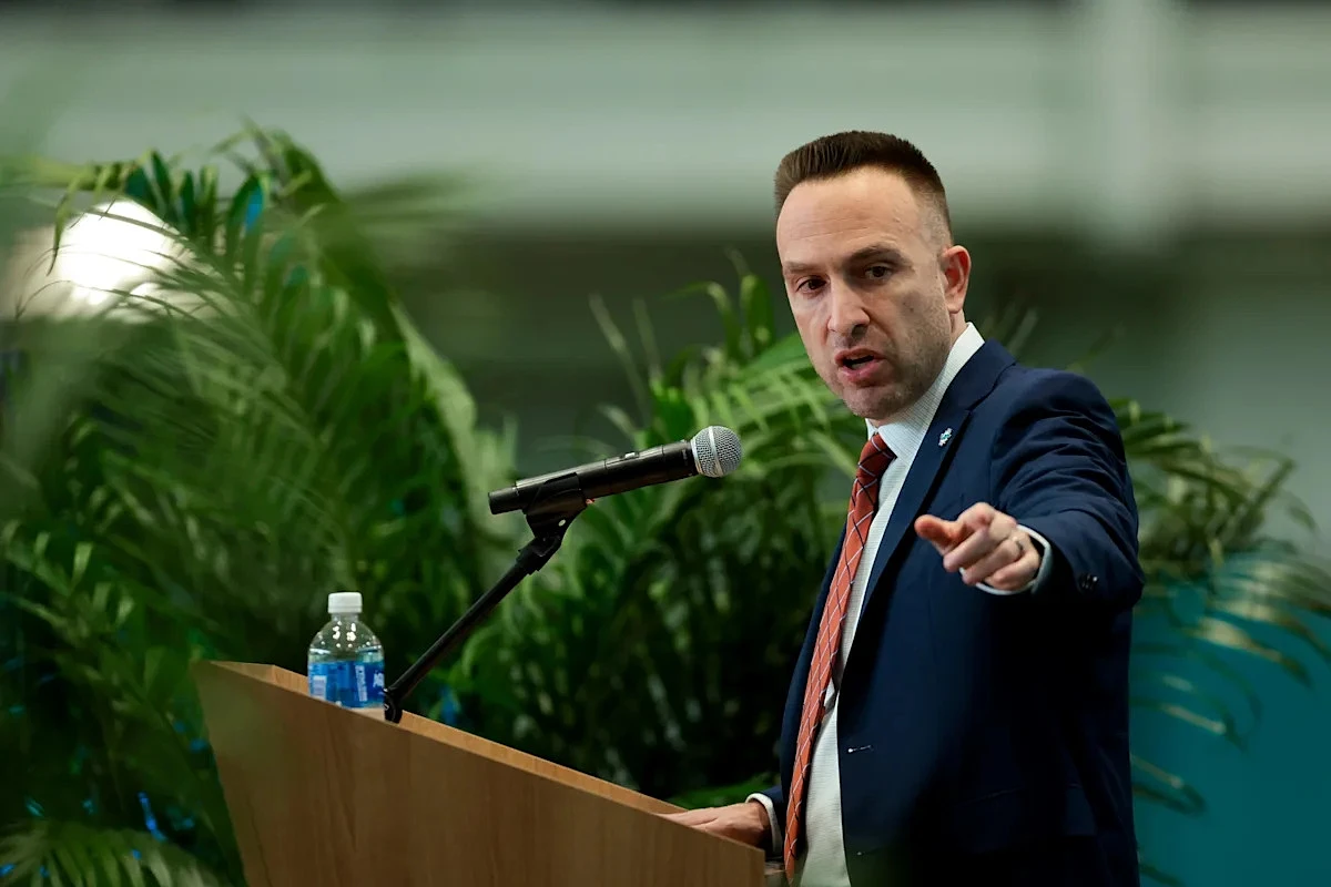 Dolphins coach's crazy story shows impressive commitment to football