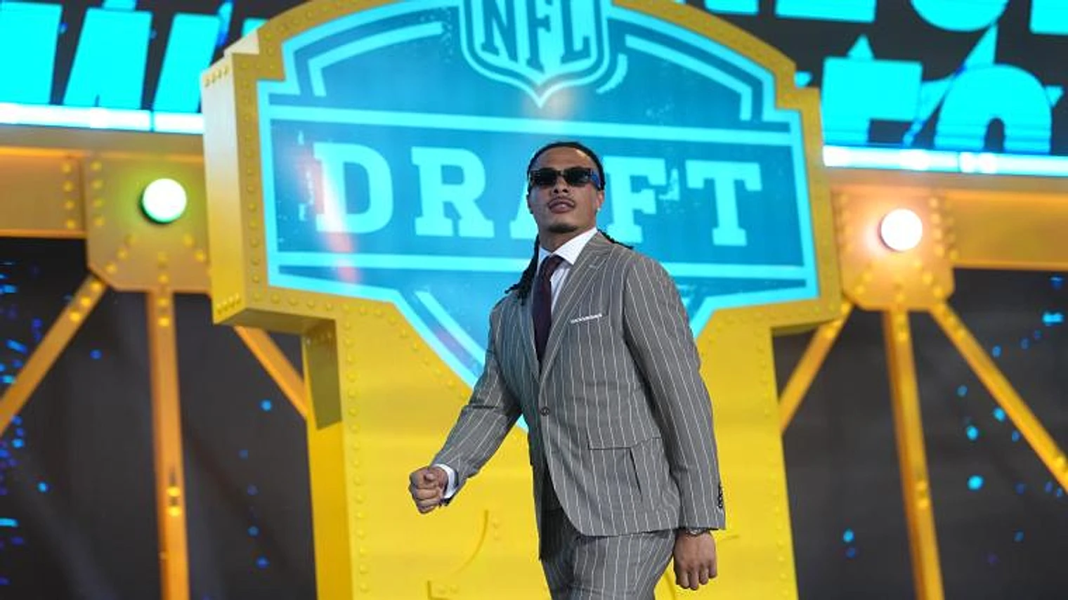 How Eagles stole Makai Lemon from Steelers while WR was on phone with Pittsburgh