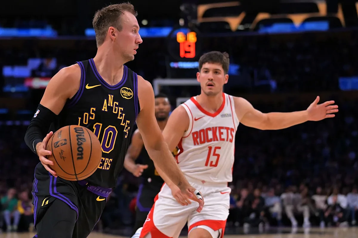 Luke Kennard compares playing high school QB to current Lakers role