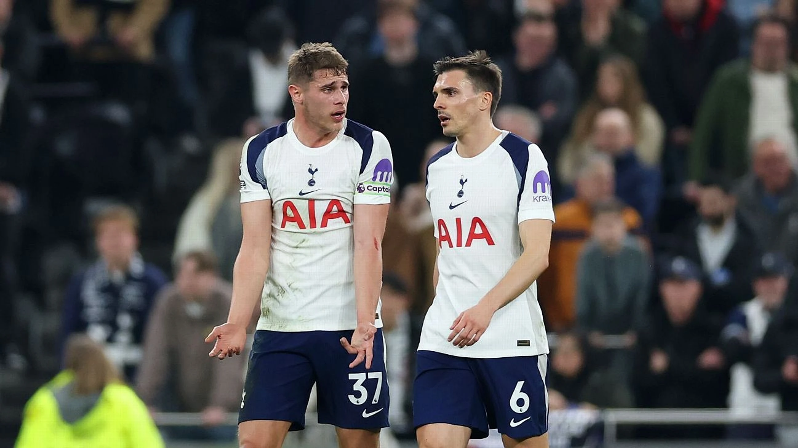 Transfer rumors, news: Man United plot move for Spurs' Van de Ven