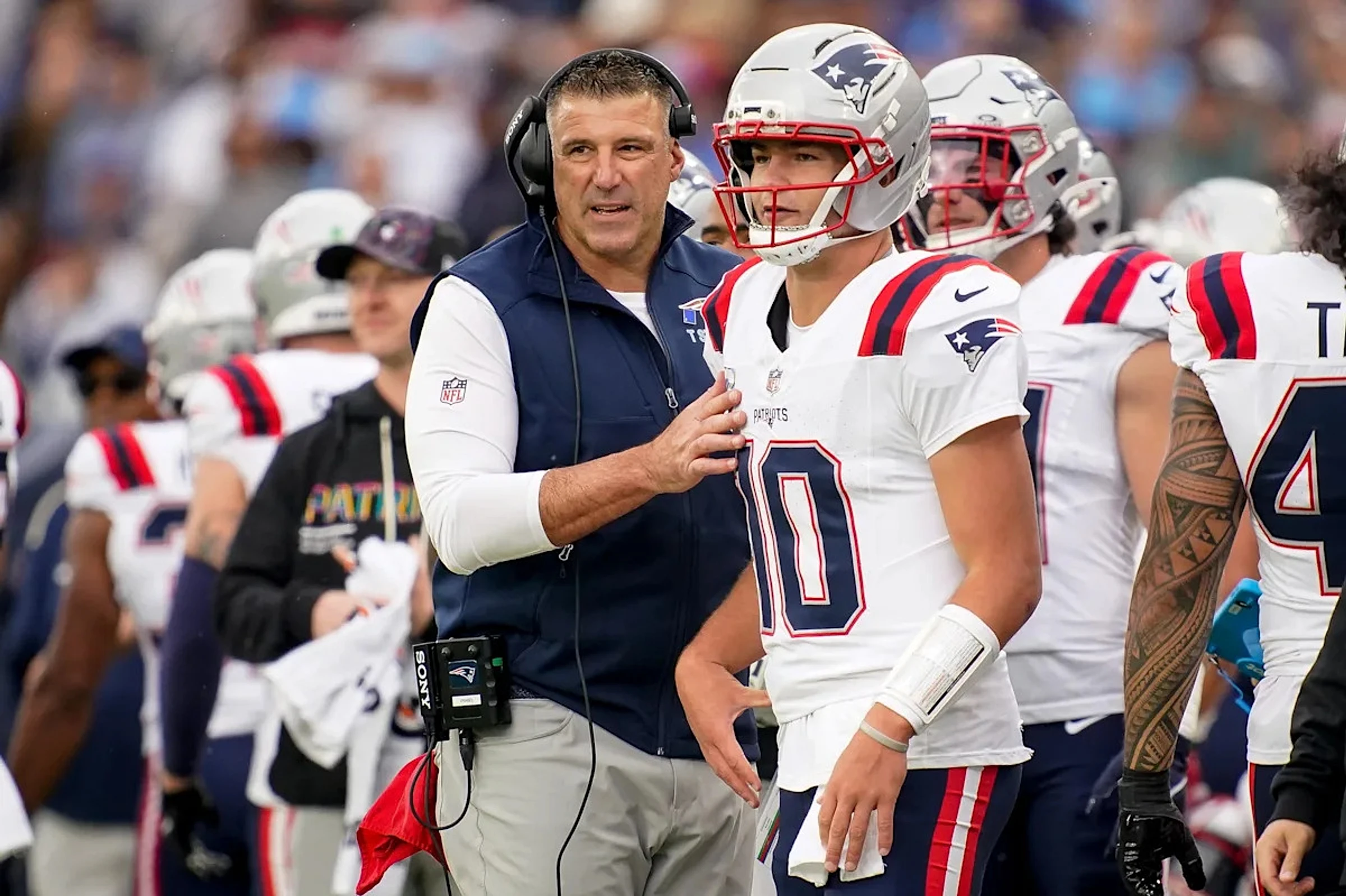 Caleb Lomu details initial impressions of Drake Maye, Mike Vrabel