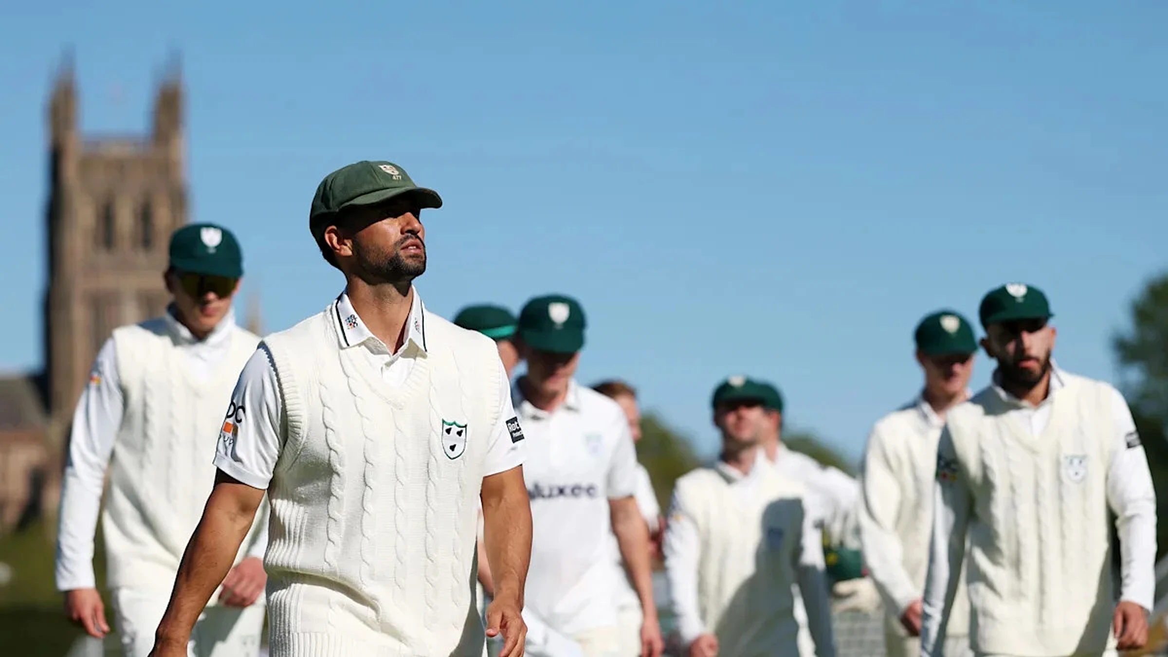Worcestershire batters pile pressure on Kent