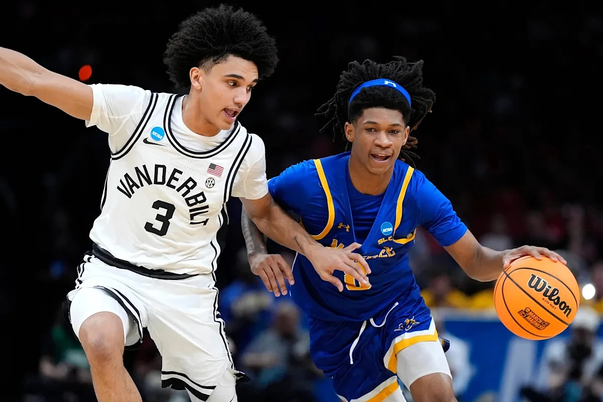 Texas A&M star transfer guards once played together at Tulsa