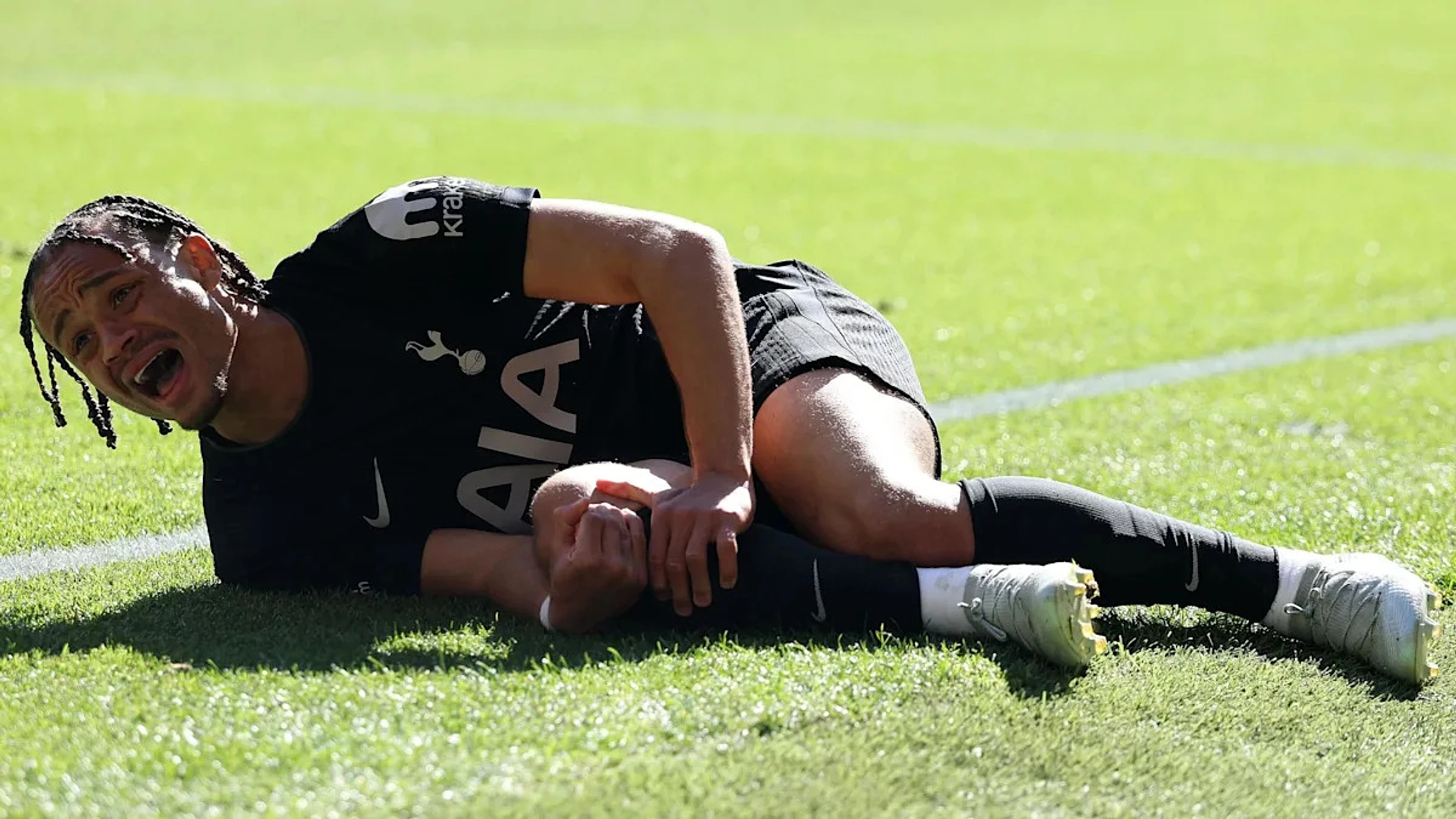 Simons to miss rest of season and World Cup