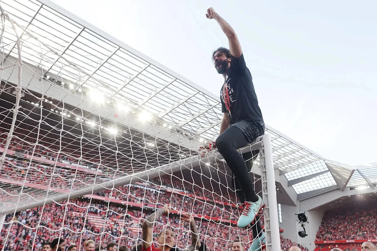 Fabrizio Romano reveals the real reason why Alisson Becker could leave Liverpool