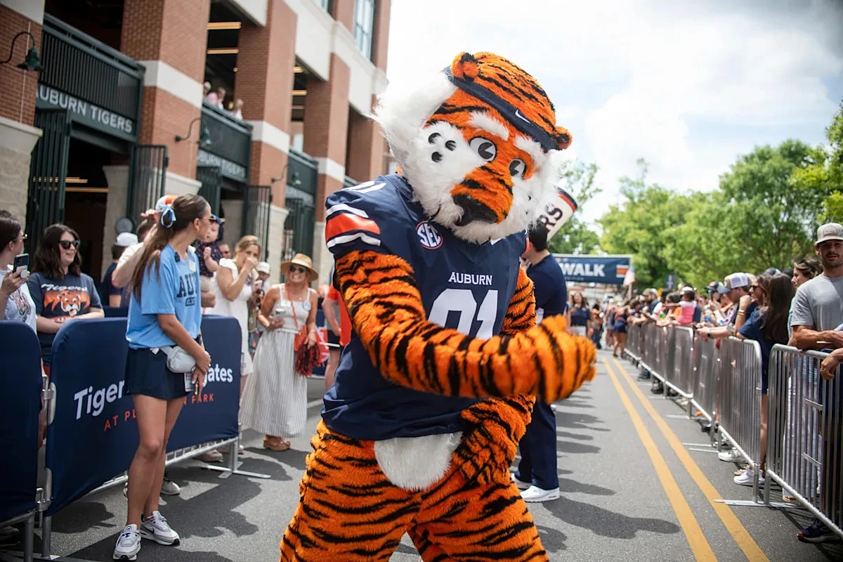 Auburn football lands fifth 2027 commit in 3-star wide receiver