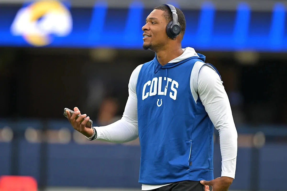 Anthony Richardson reports to Colts, Kenny Moore remains away from team