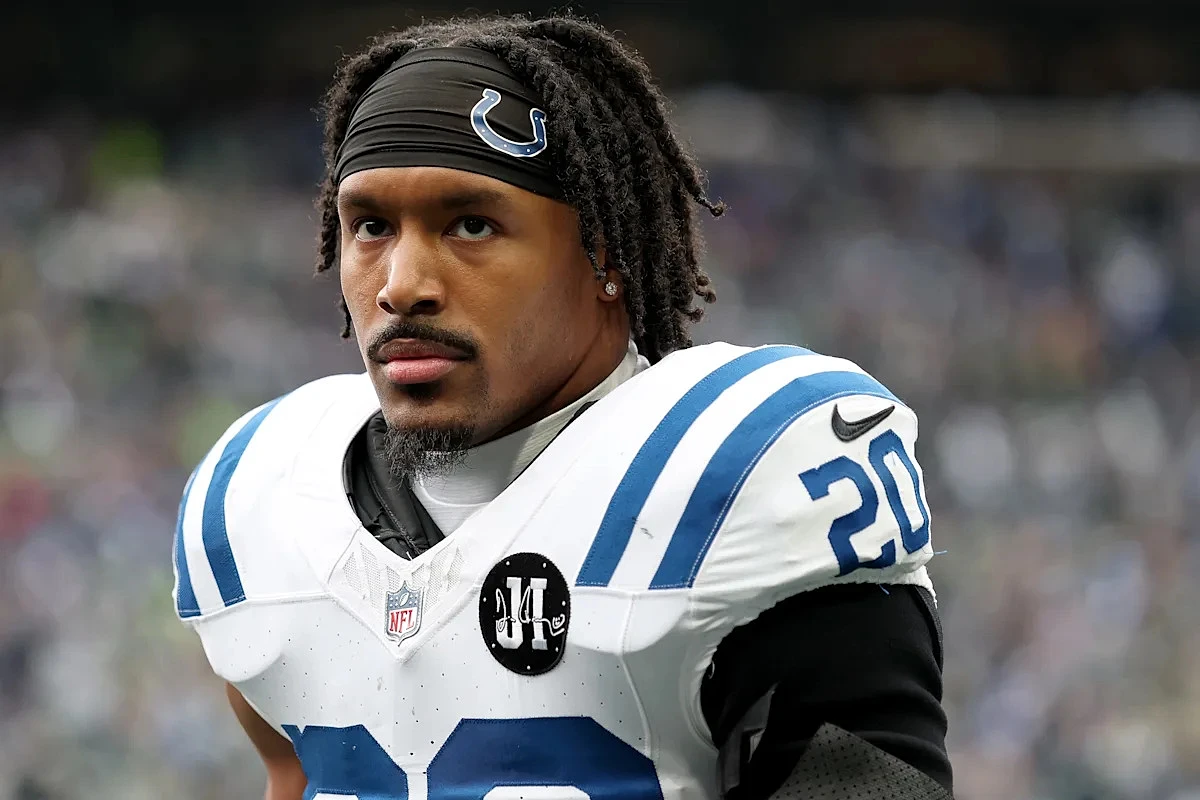 Commanders' defender says ChatGPT helped him choose jersey number