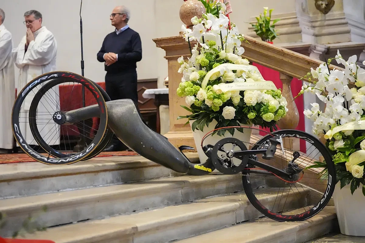 Thousands at funeral for Italian auto champ and Paralympic gold medalist Alex Zanardi