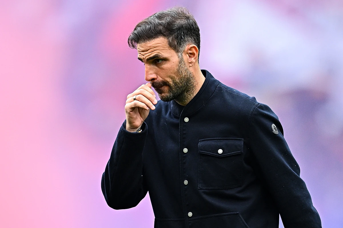 Carragher rules out Conte for Chelsea & hypes up Como coach Fabregas as ‘the hot new thing’
