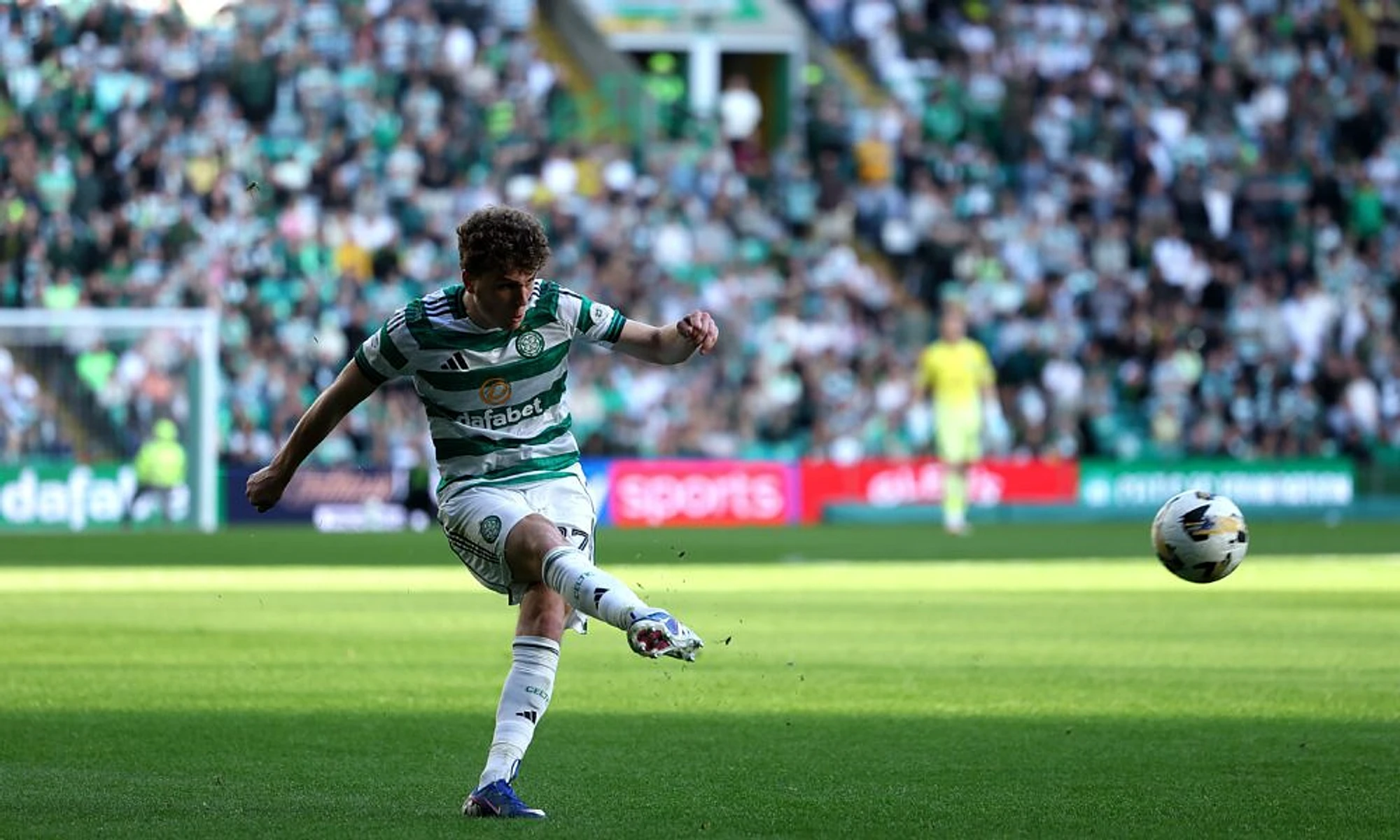 RB Leipzig closely monitoring Celtic star Arne Engels