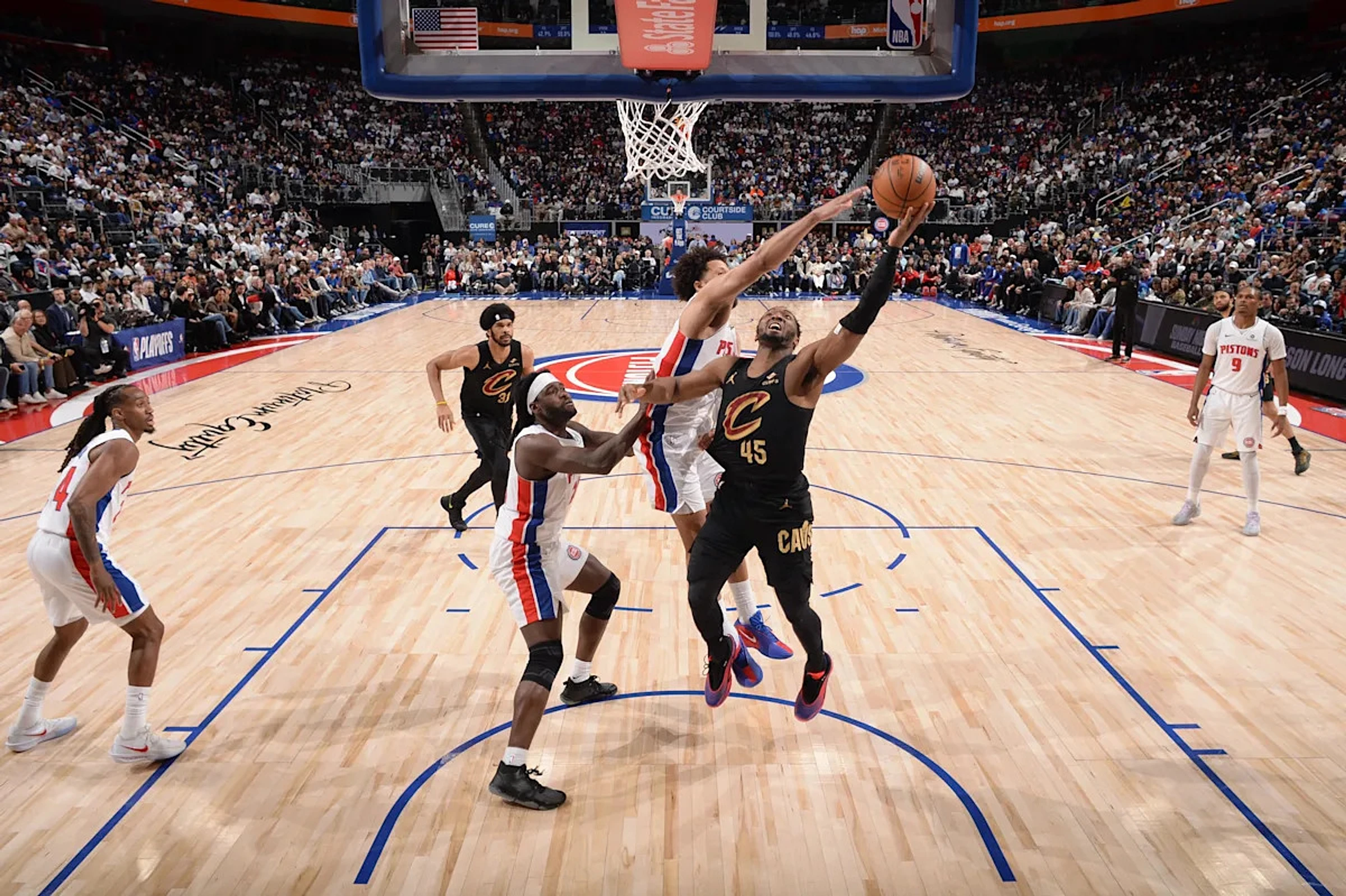 Cavs give away chance of stealing Game 1, lose 111-101 to Pistons
