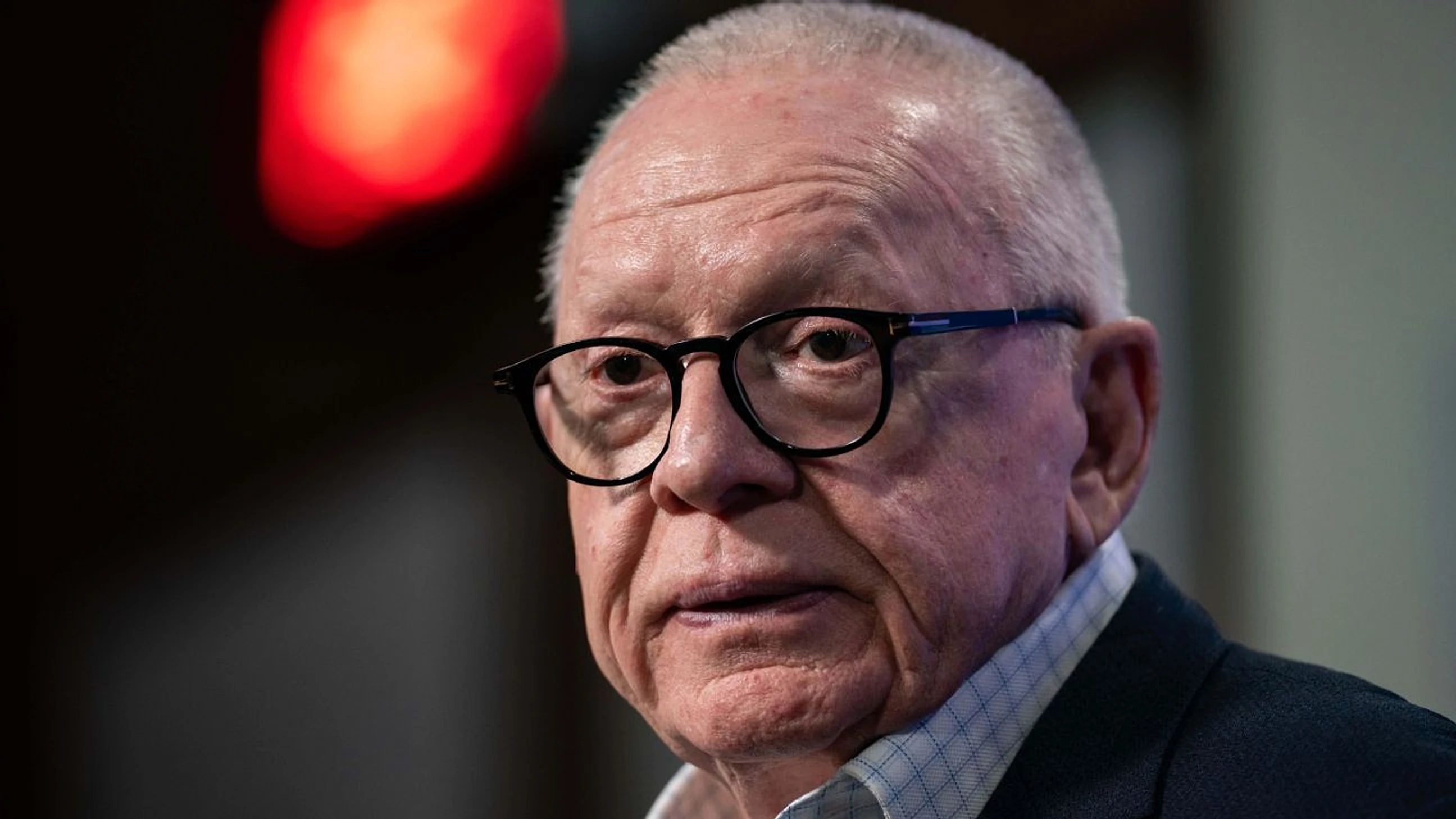 Canucks' Rutherford stepping down from role