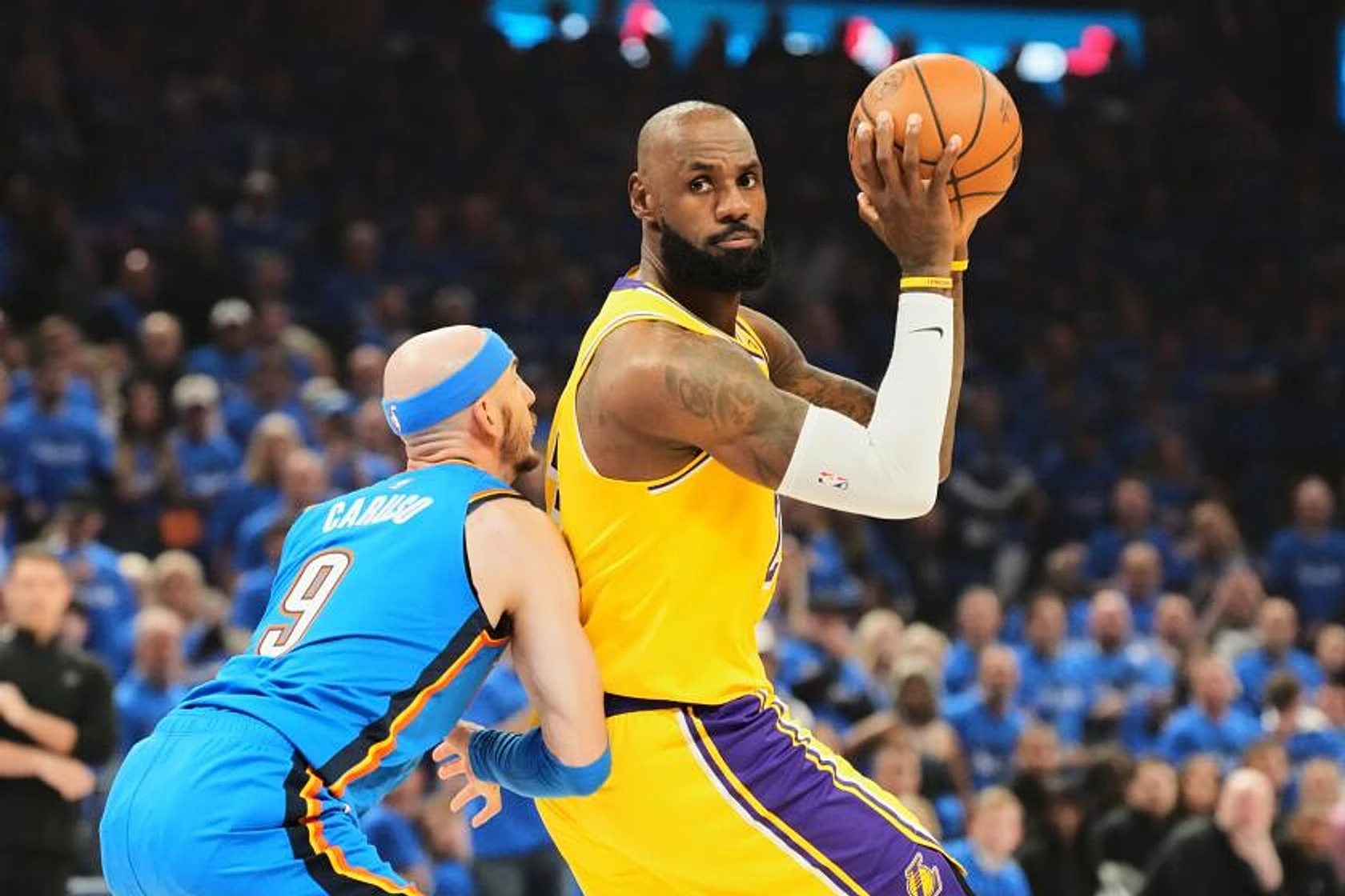 Thunder pull away in second half to defeat Lakers in Game 1