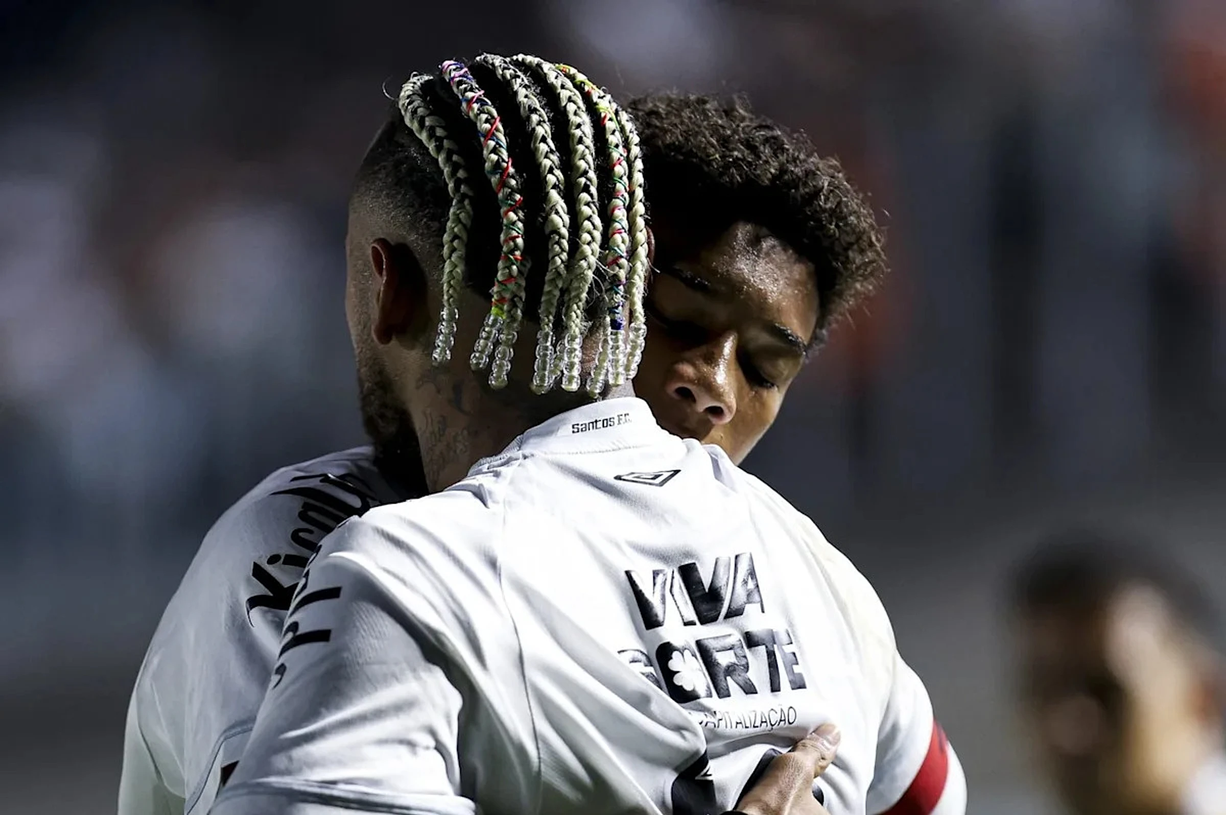 Neymar clashes with Robinho’s son during Santos training