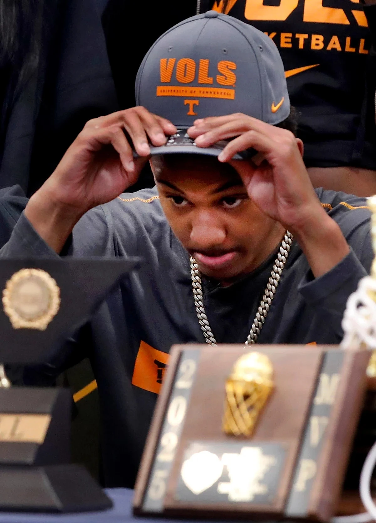 How Rick Barnes finds 'coachable' high school talent for Tennessee basketball