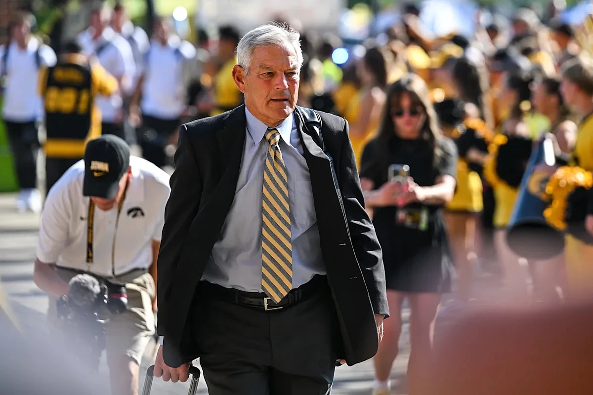 Iowa football lands commitment from in-state 2027 linebacker