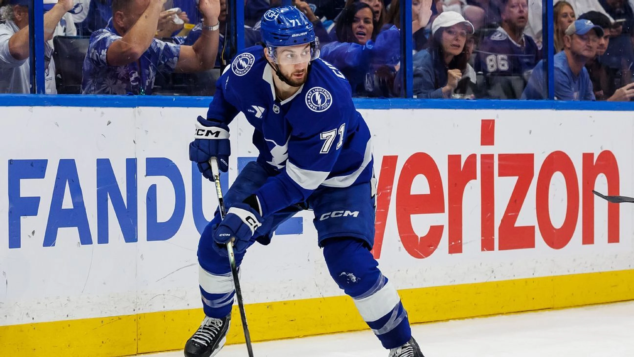 Lightning's Cirelli a Selke finalist for 2nd seaso...