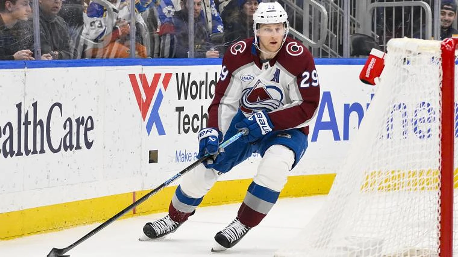 Flames' trade offer for Nathan MacKinnon is informative for Maple Leafs