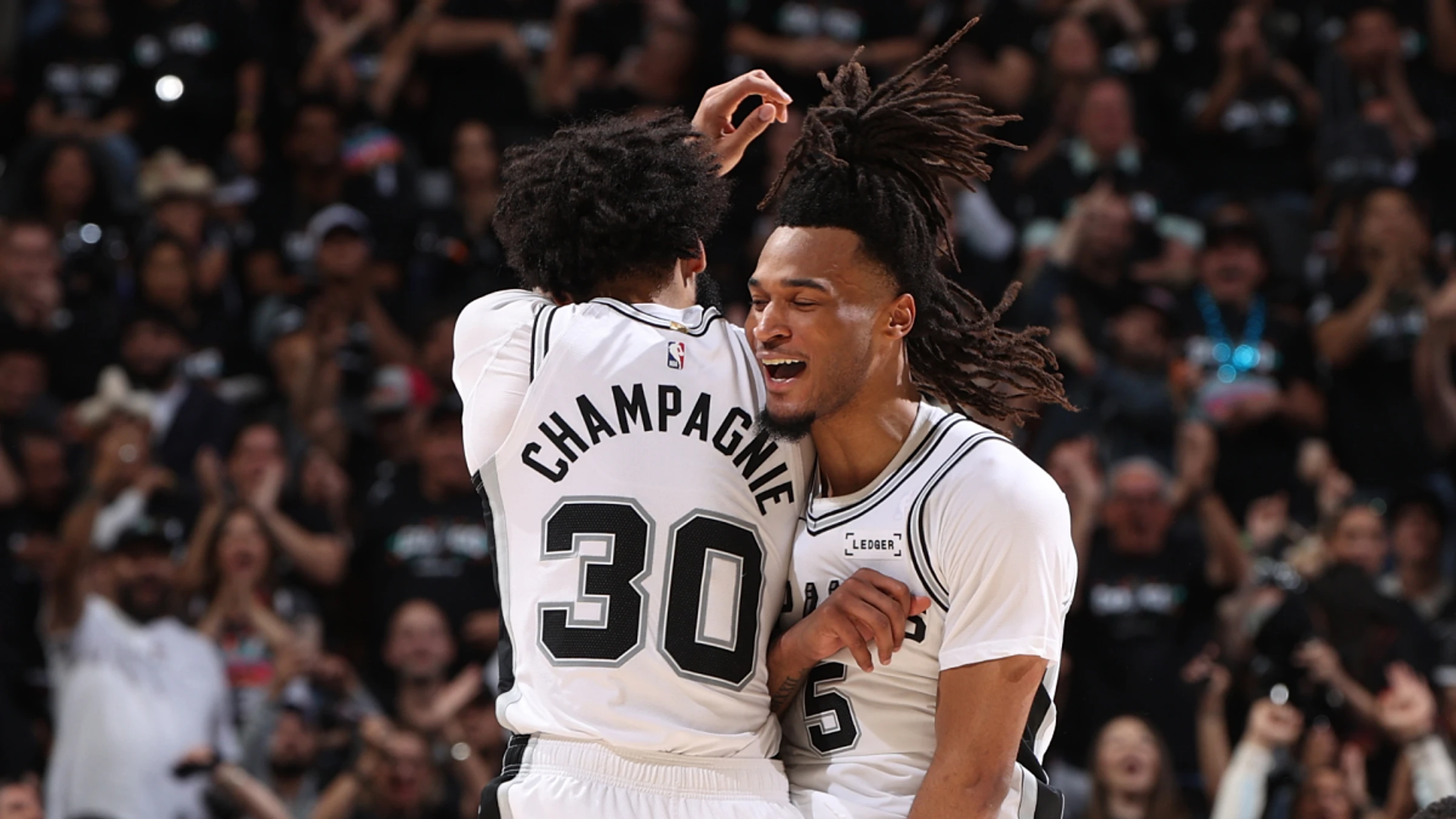 Spurs even NBA playoffs series, Knicks go up 2-0; every NFL team has one reason for optimism