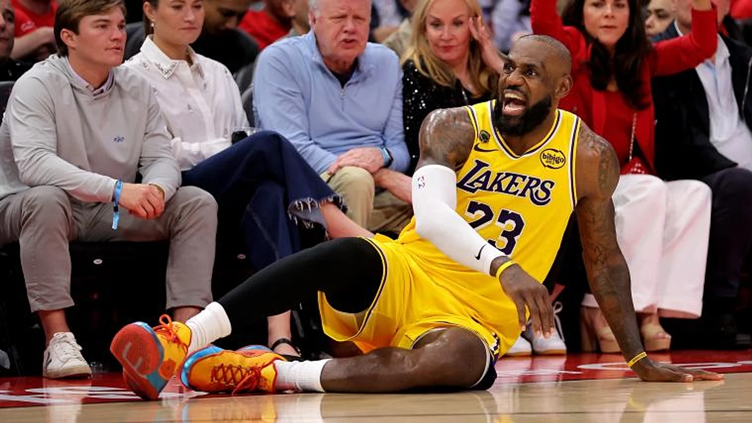 LeBron James gets an unfavorable whistle, according to Lakers head coach JJ Redick