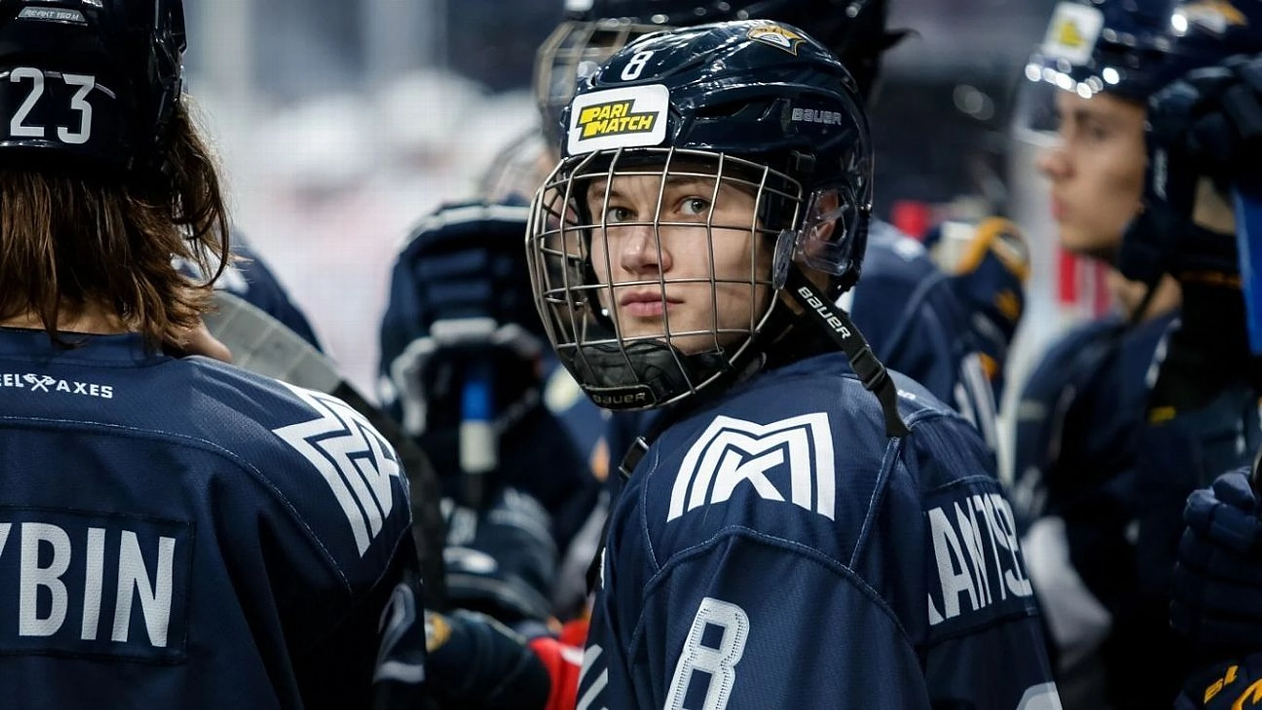 Hawks getting top prospect Kantserov from KHL