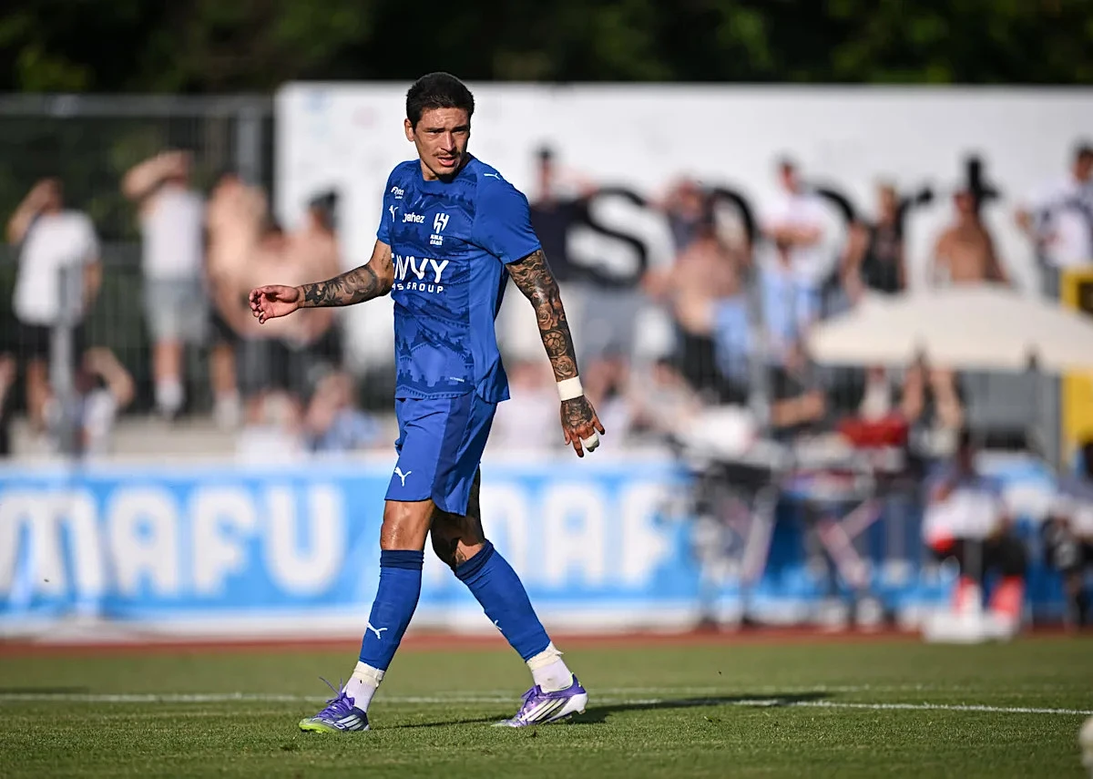 Newcastle and Chelsea keen on former Liverpool star