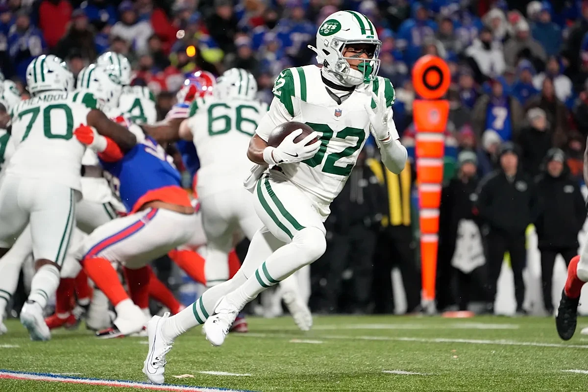 Is Jets WR Arian Smith entering a crucial sophomore season?