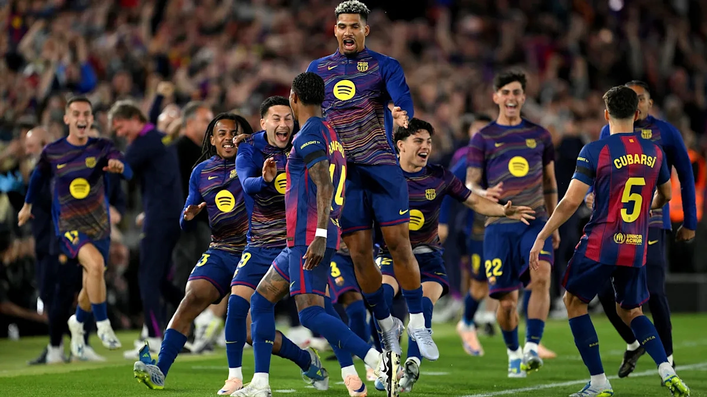 Barcelona vs Real Madrid live updates: Rashford free kick, Ferran goal have Barca atop El Clasico