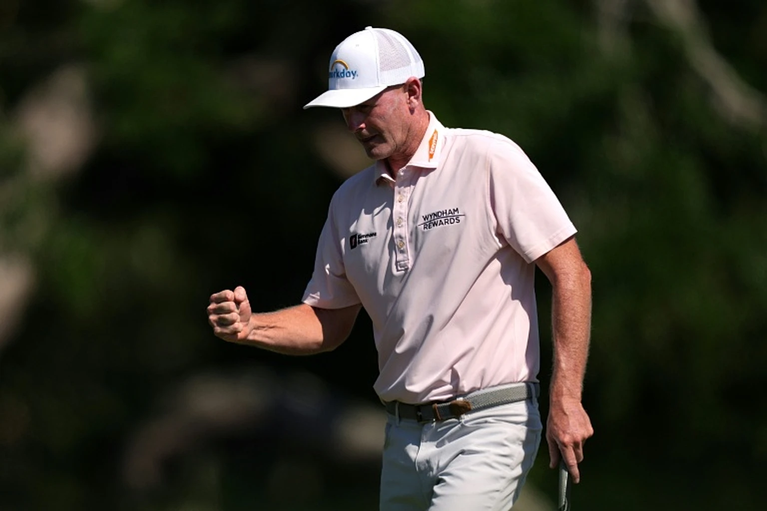 Snedeker captures PGA Myrtle Beach Classic title