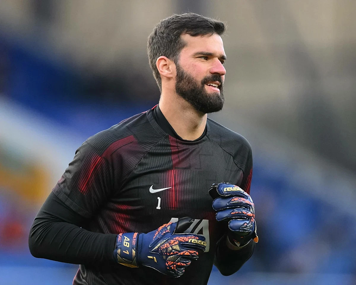 Journalist: Liverpool star expected to leave with talks already ‘advancing’