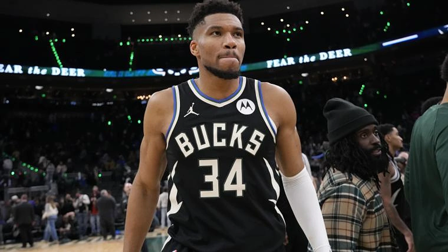 Giannis Antetokounmpo trade rumors tracker: Latest news on Celtics, Knicks, more teams interested in Bucks star