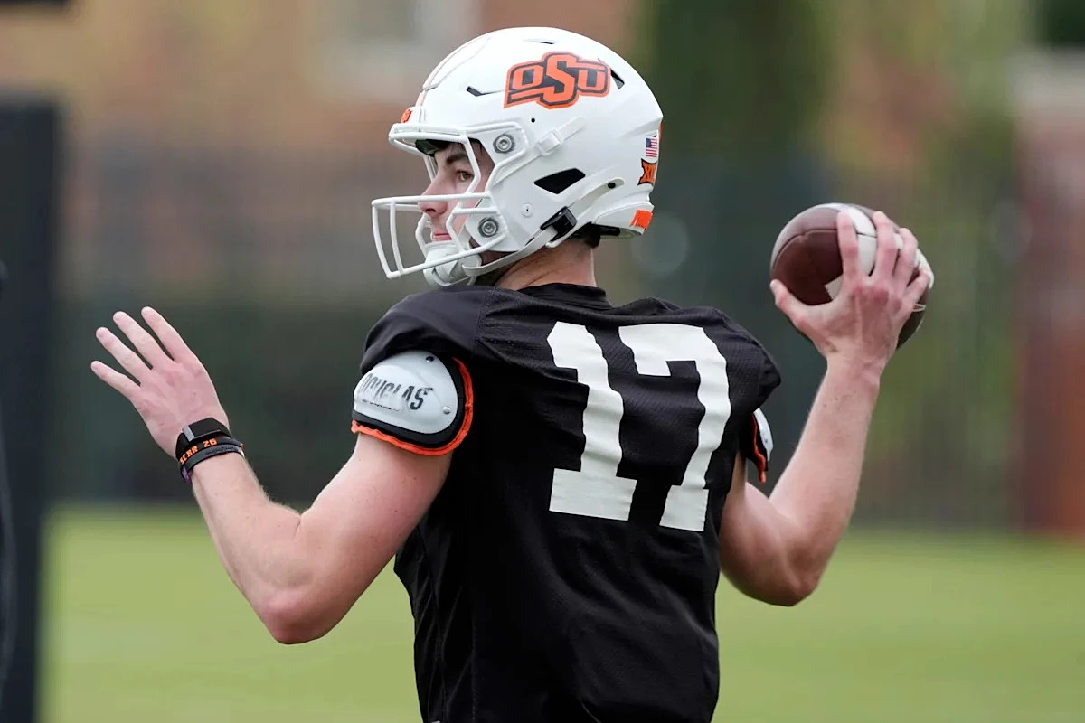 Steelers select dynamic QB in early 2027 NFL mock draft